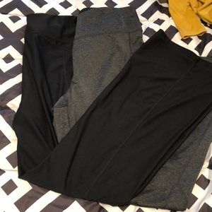 2 pairs of yoga pants